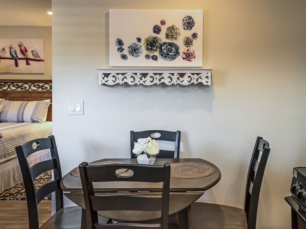 dining area, luxury vacation home, Sedona